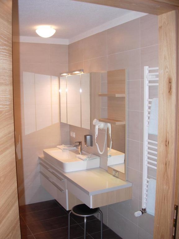 Erlebnis-Hotel-Appartements 라챈치오버뎀파커시 객실 사진